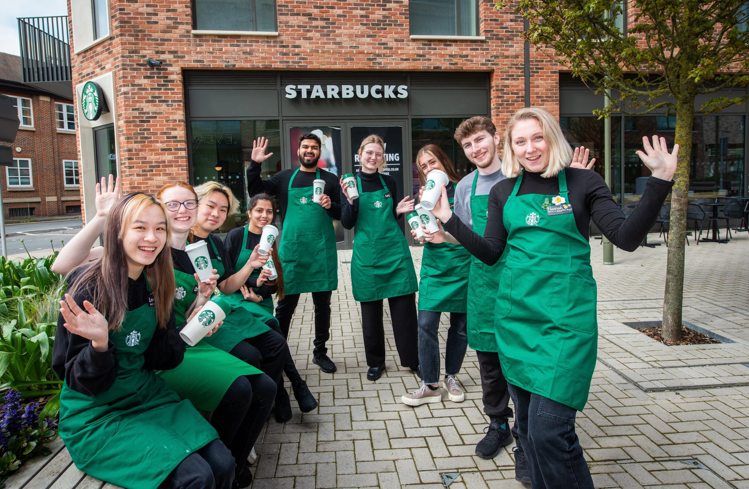 Entra a far parte di Starbucks! Posti vacanti aperti per iniziare immediatamente!