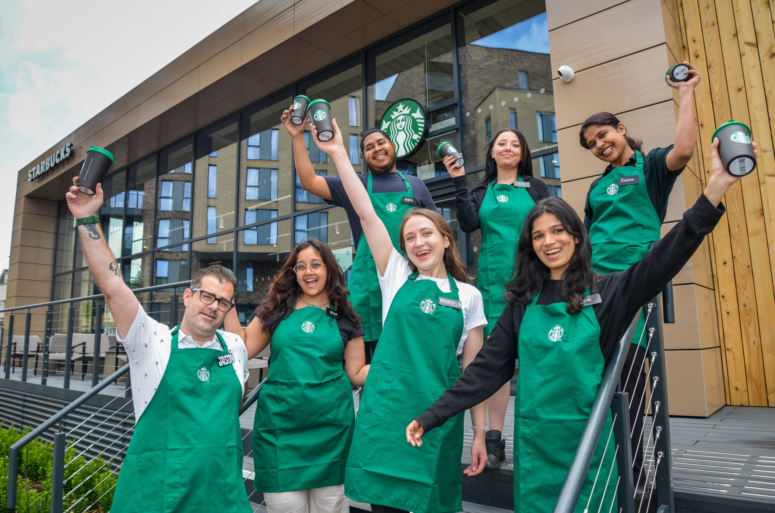 Entra a far parte di Starbucks! Posti vacanti aperti per iniziare immediatamente!