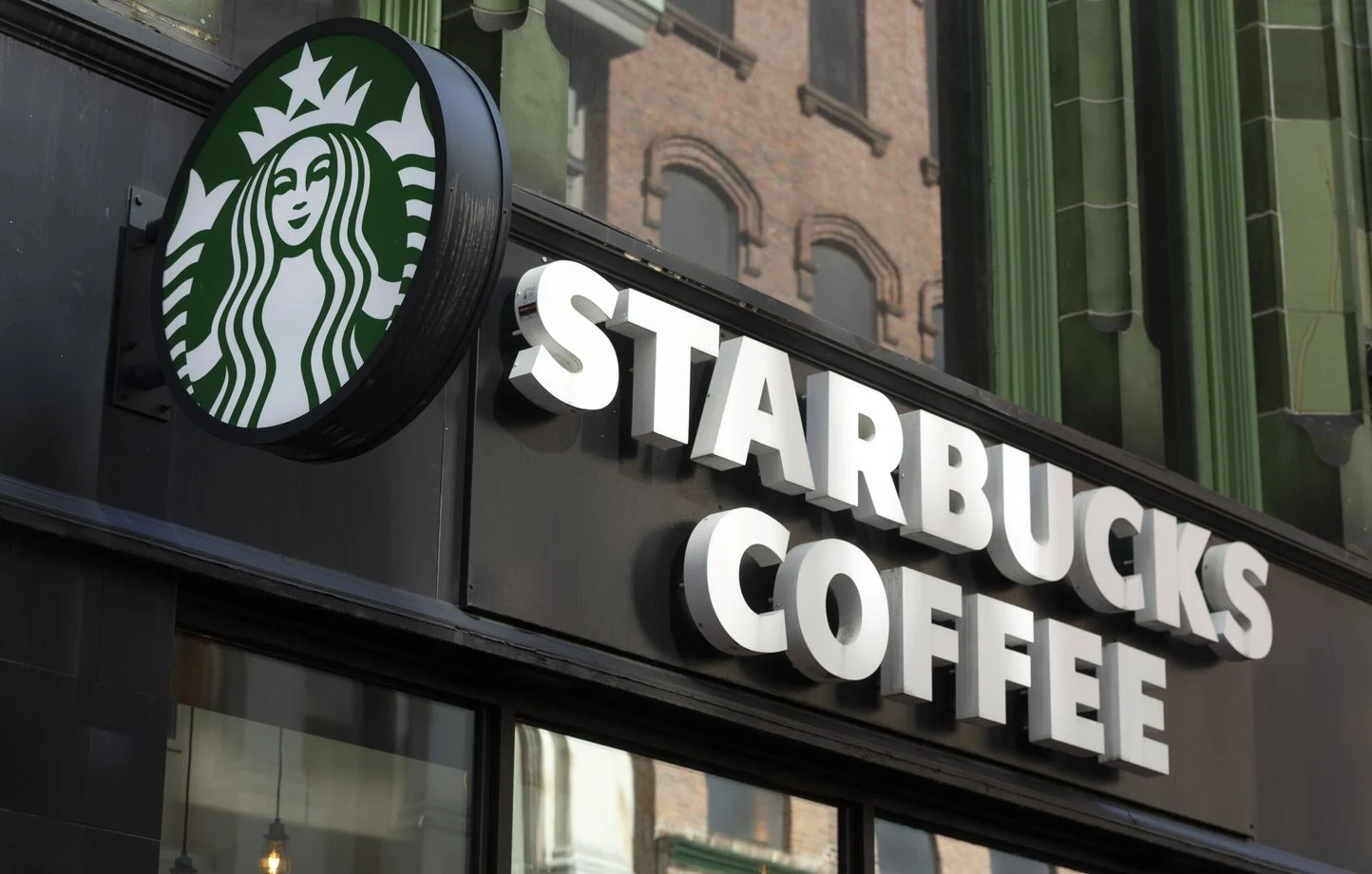 Entra a far parte di Starbucks! Posti vacanti aperti per iniziare immediatamente!