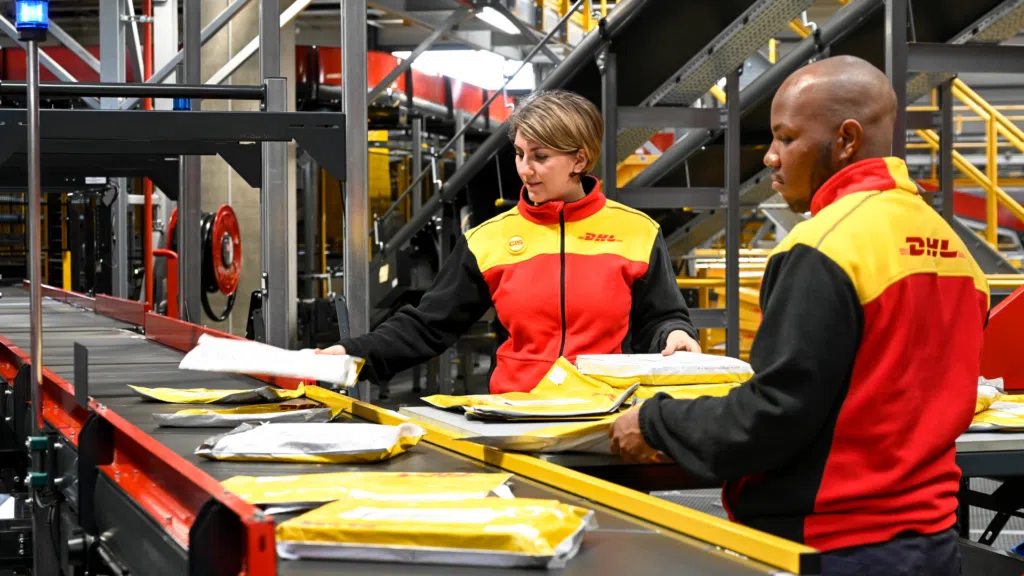 Unisciti al team DHL: Ti Aspettano Entusiasmanti Carriere nella Logistica e nei Trasporti